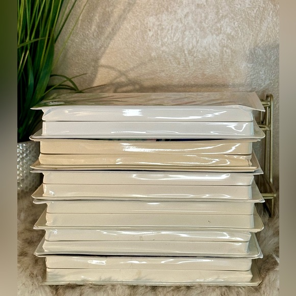 Disney/WarnerBro Classics VHS Bundle 2: Tigger, Piglet, Winnie the Pooh, DrSeuss - Picture 4 of 5